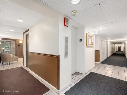$229,900 | 500 Redondo Drive, Unit 109, Downers Grove, IL 60516