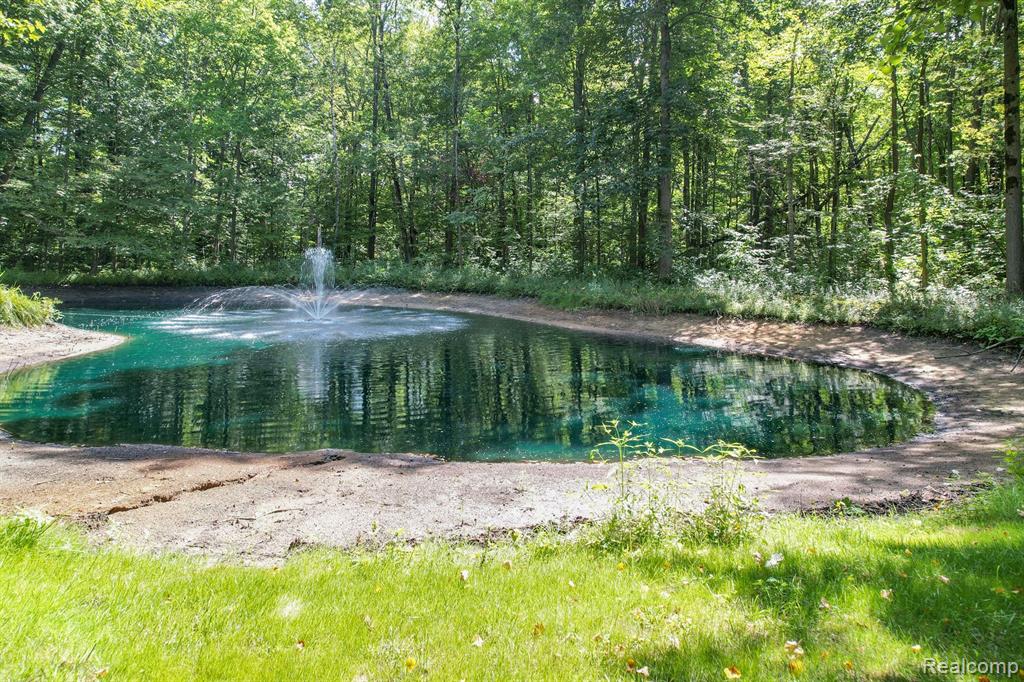 1795 Caughill Road Columbus, MI 48063 - Photo 34 of 38