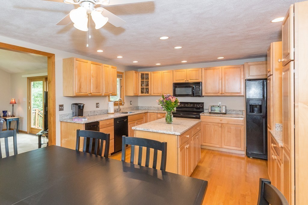32 Upland Road Burlington, MA 01803 - Photo 9 of 30 Gallery Image 9