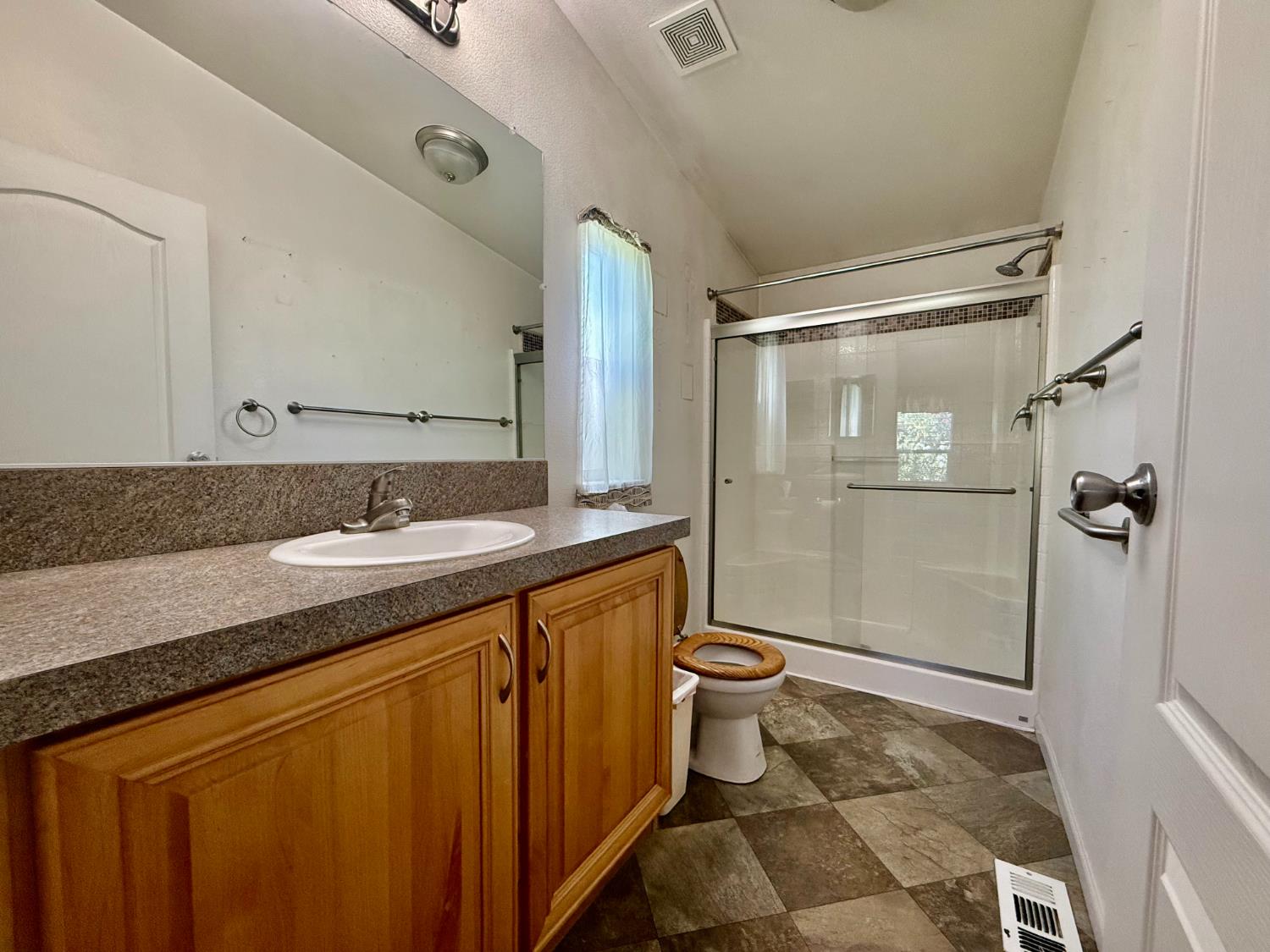 140 Clipper Lane Modesto, CA 95356 - Photo 5 of 25