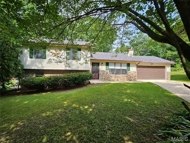 $220,000 | 108 Wildrose Place, St. Robert, MO 65584