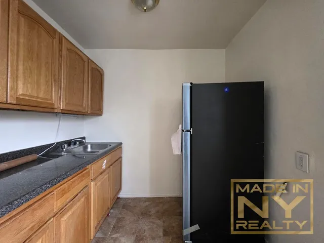 $2,100 | 189-14 Crocheron Avenue, Unit 401 | Auburndale