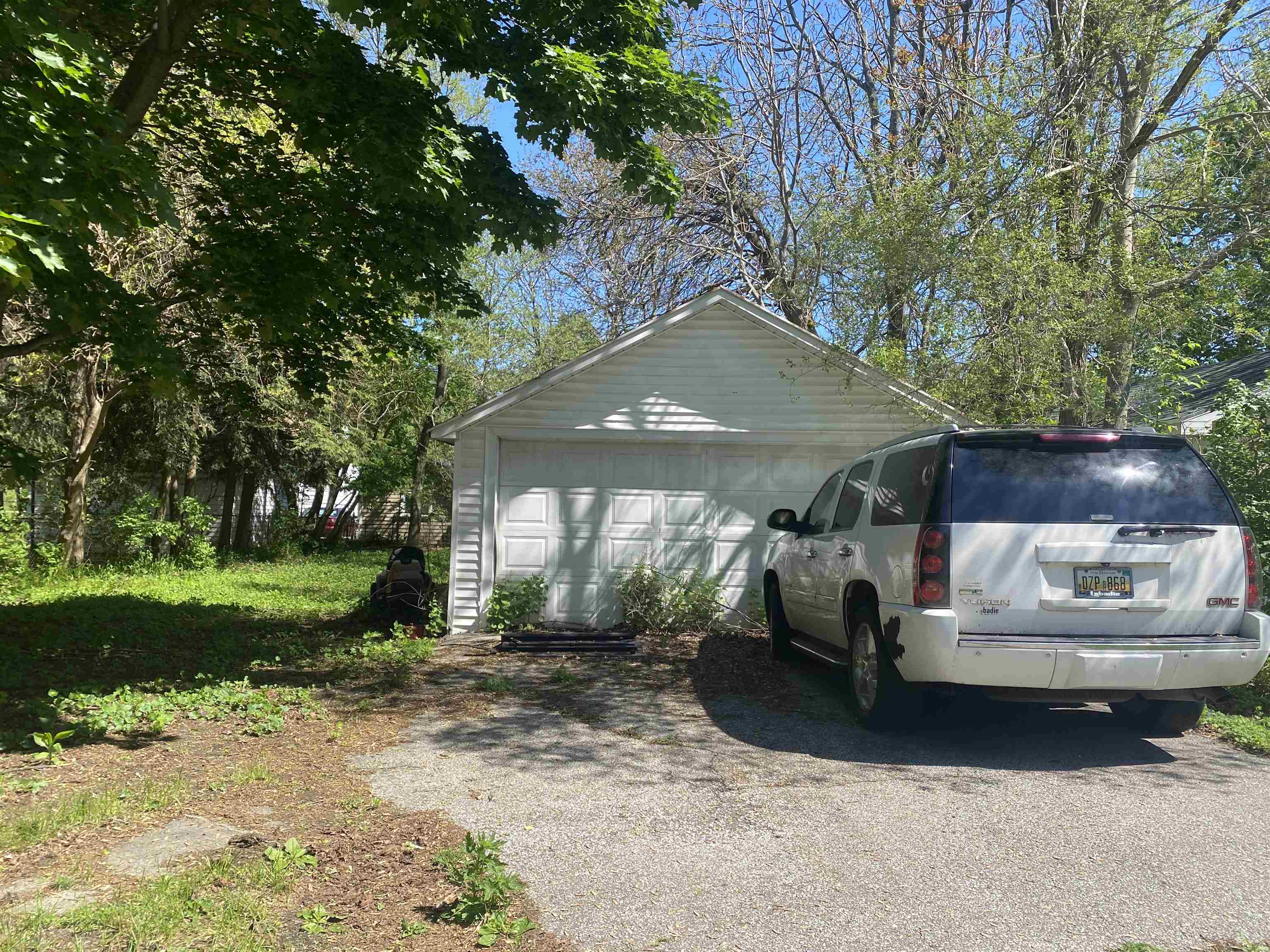 2129 2nd Street Bay City, MI 48708 - Photo 2 of 22