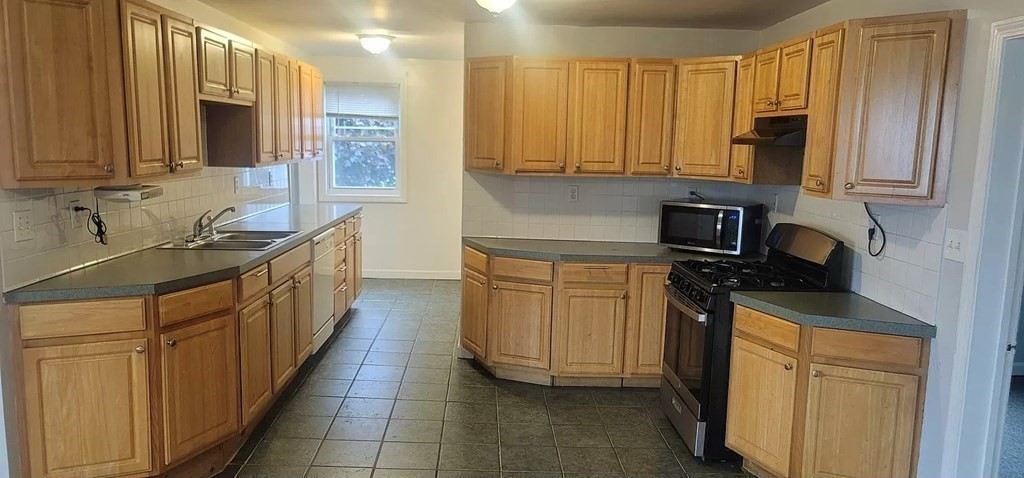 174 Jencks Street Fall River, MA 02723 - Photo 23 of 33 Gallery Image 23