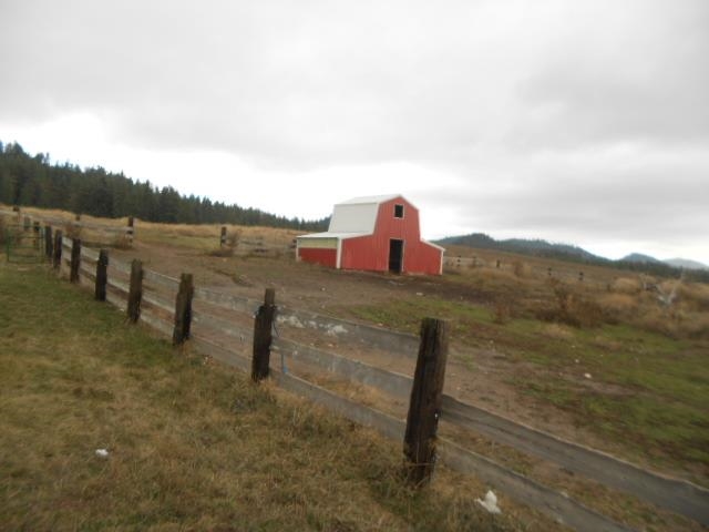 392 Phay Road Elk, WA 99009 - Photo 3 of 20