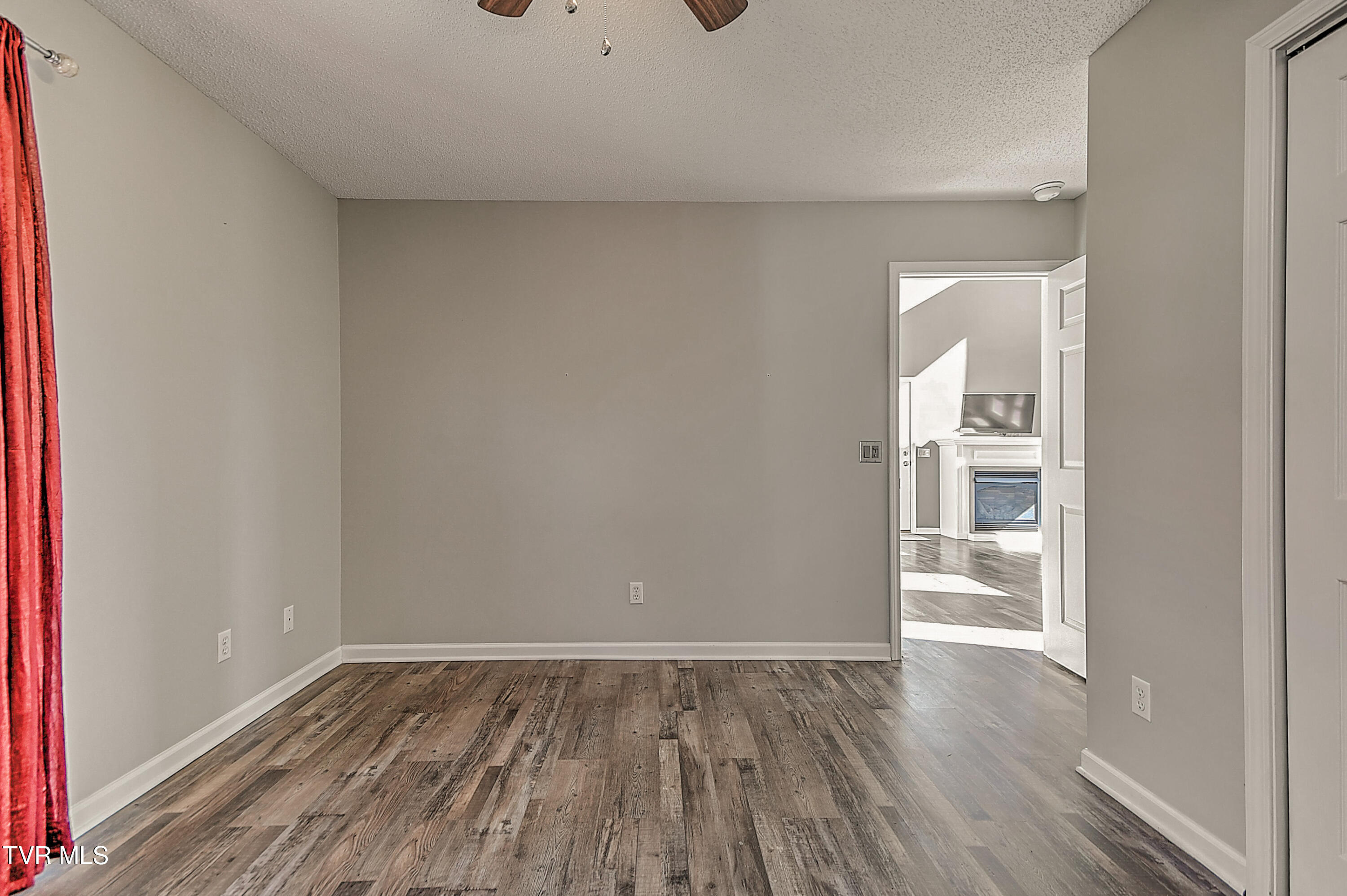 395 Lakeshore Road Bluff City, TN 37618 - Photo 12 of 40 395 Lakeshore JF-19