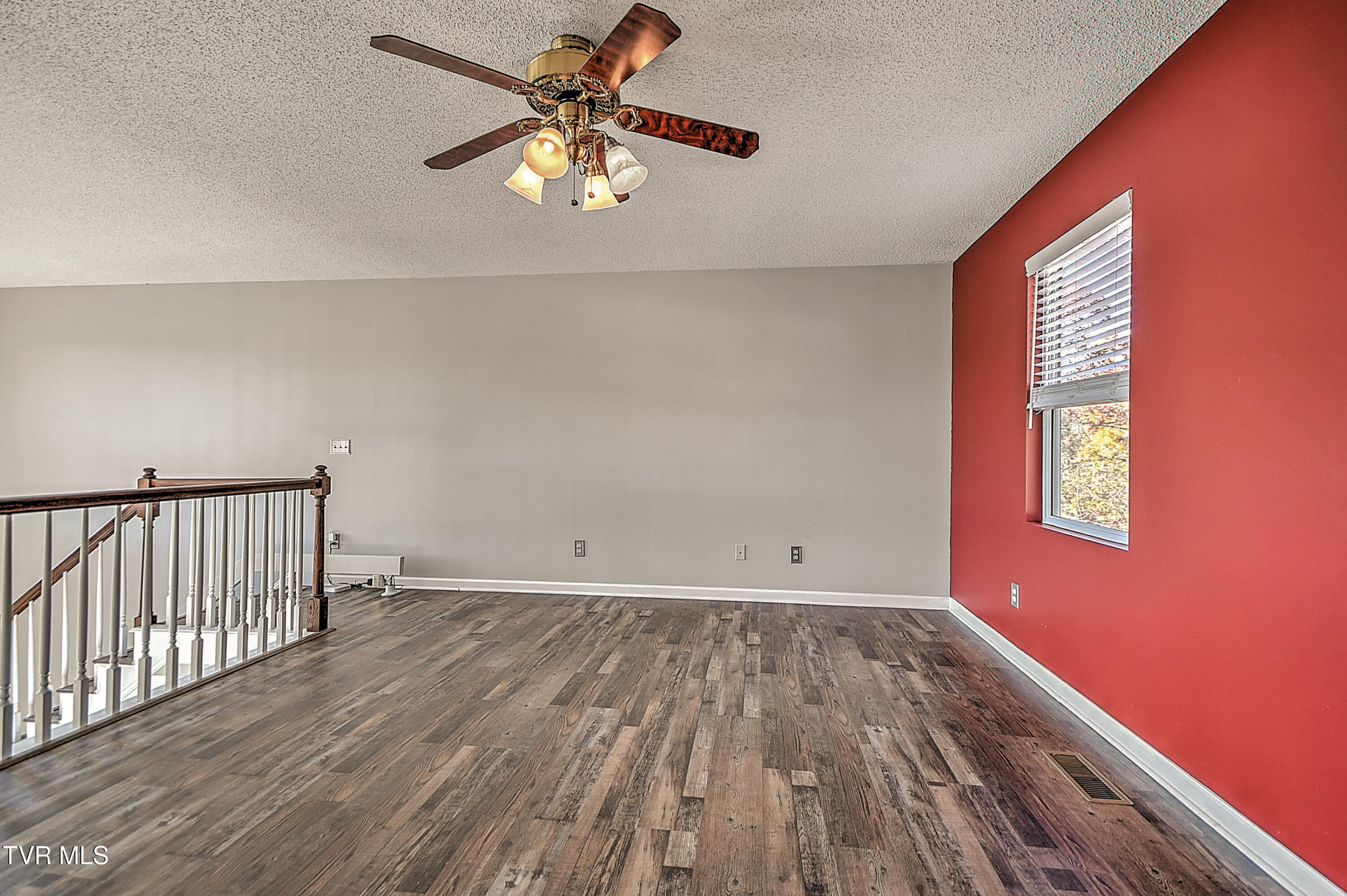 395 Lakeshore Road Bluff City, TN 37618 - Photo 14 of 40 395 Lakeshore JF-22