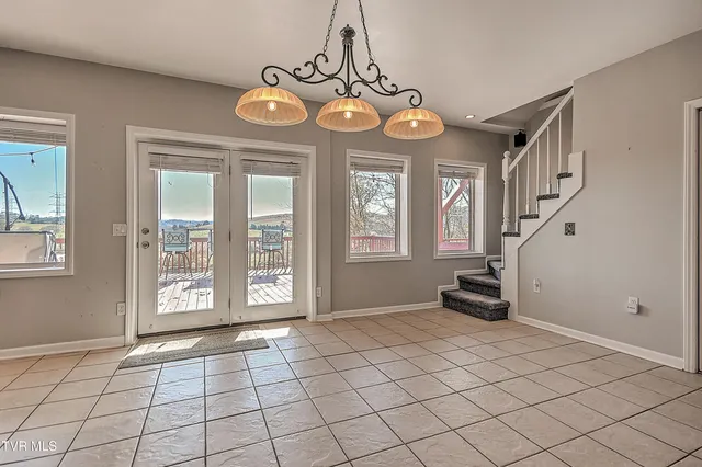 $435,000 | 395 Lakeshore Road, Bluff City, TN 37618