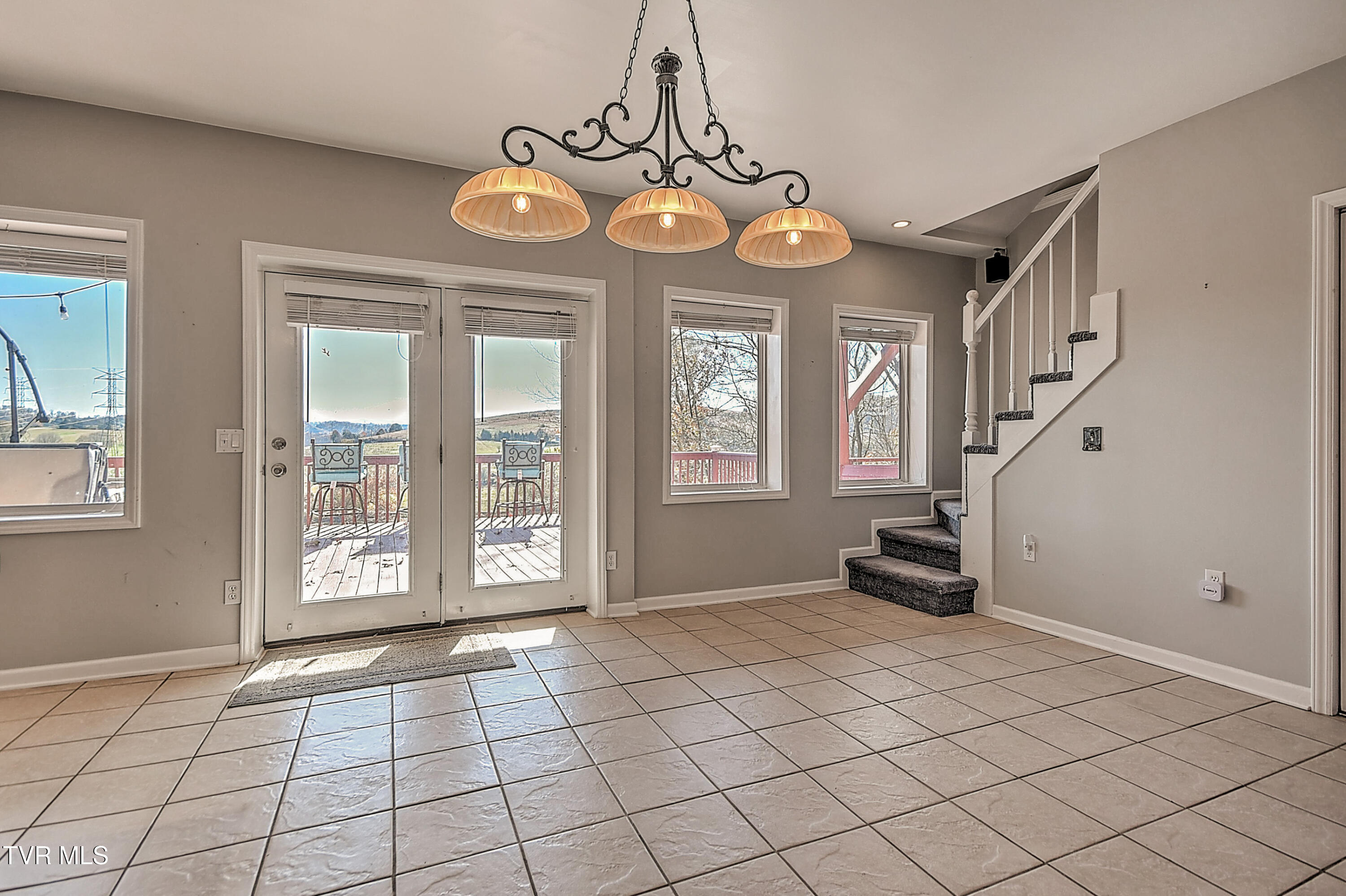 395 Lakeshore Road Bluff City, TN 37618 - Photo 18 of 40 395 Lakeshore JF-28