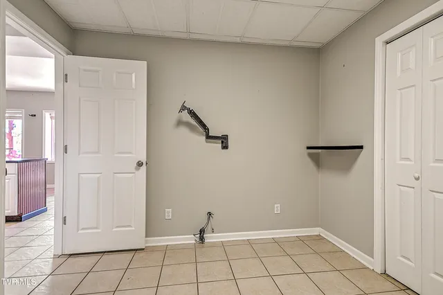 $435,000 | 395 Lakeshore Road, Bluff City, TN 37618