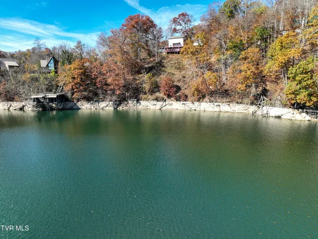 $435,000 | 395 Lakeshore Road, Bluff City, TN 37618