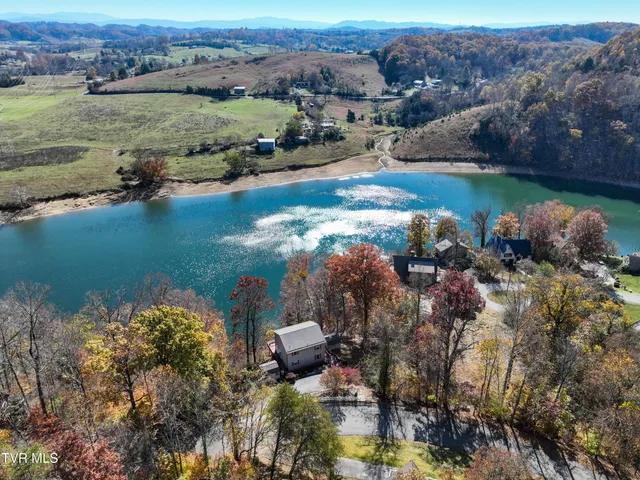 $435,000 | 395 Lakeshore Road, Bluff City, TN 37618