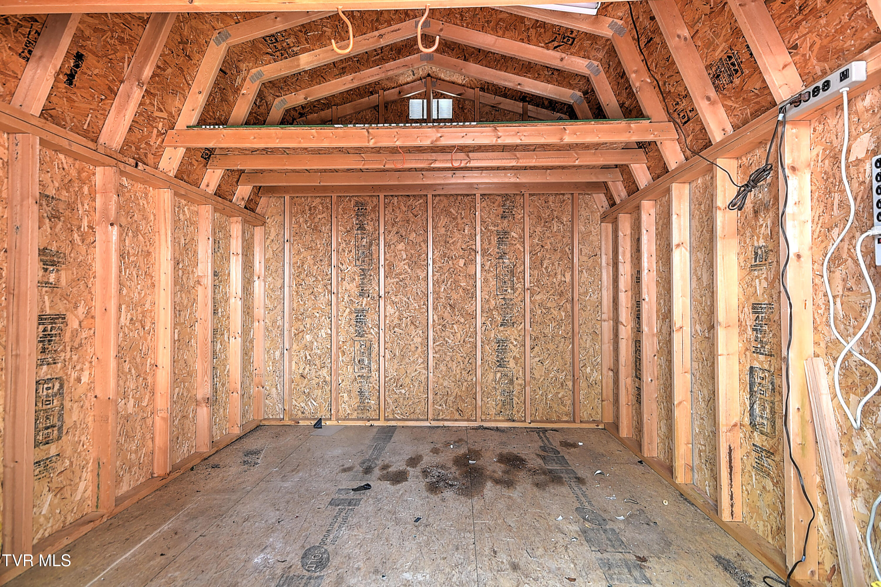 395 Lakeshore Road Bluff City, TN 37618 - Photo 38 of 40 395 Lakeshore JF-44