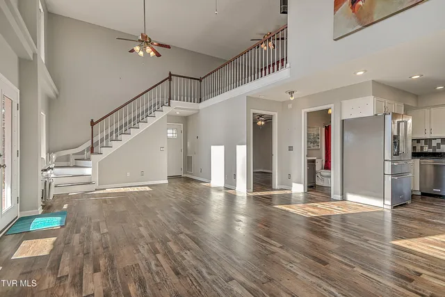 $435,000 | 395 Lakeshore Road, Bluff City, TN 37618