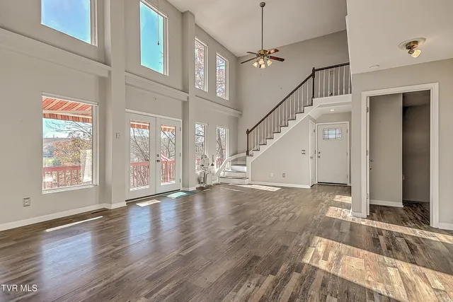 $435,000 | 395 Lakeshore Road, Bluff City, TN 37618