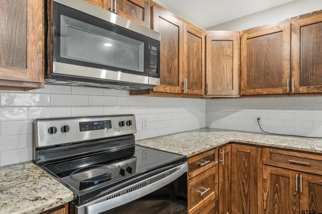 $1,500 | 487 Travis, Bullard, TX 75757