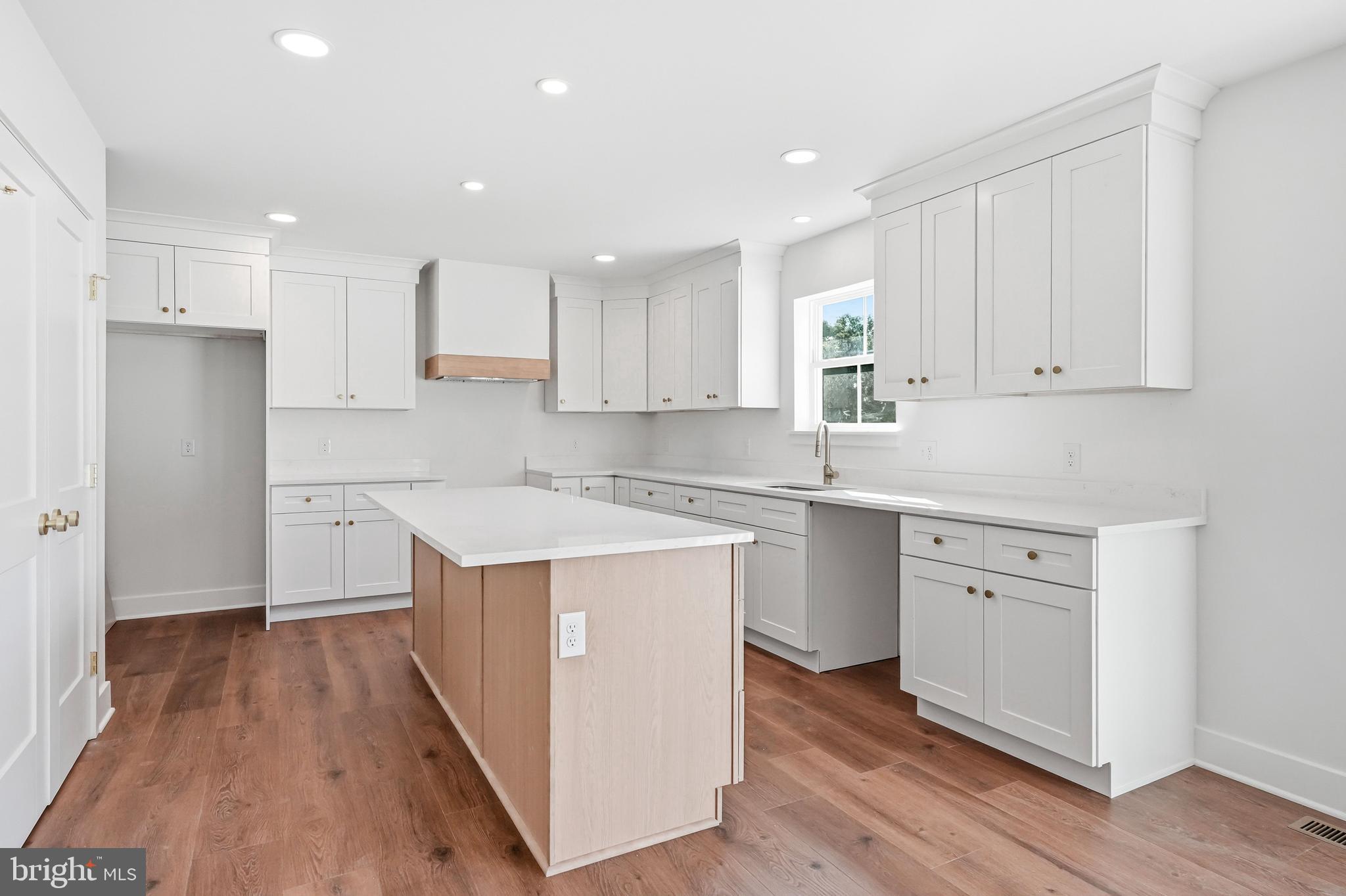 413 Atco Avenue Atco, NJ 08004 - Photo 6 of 38