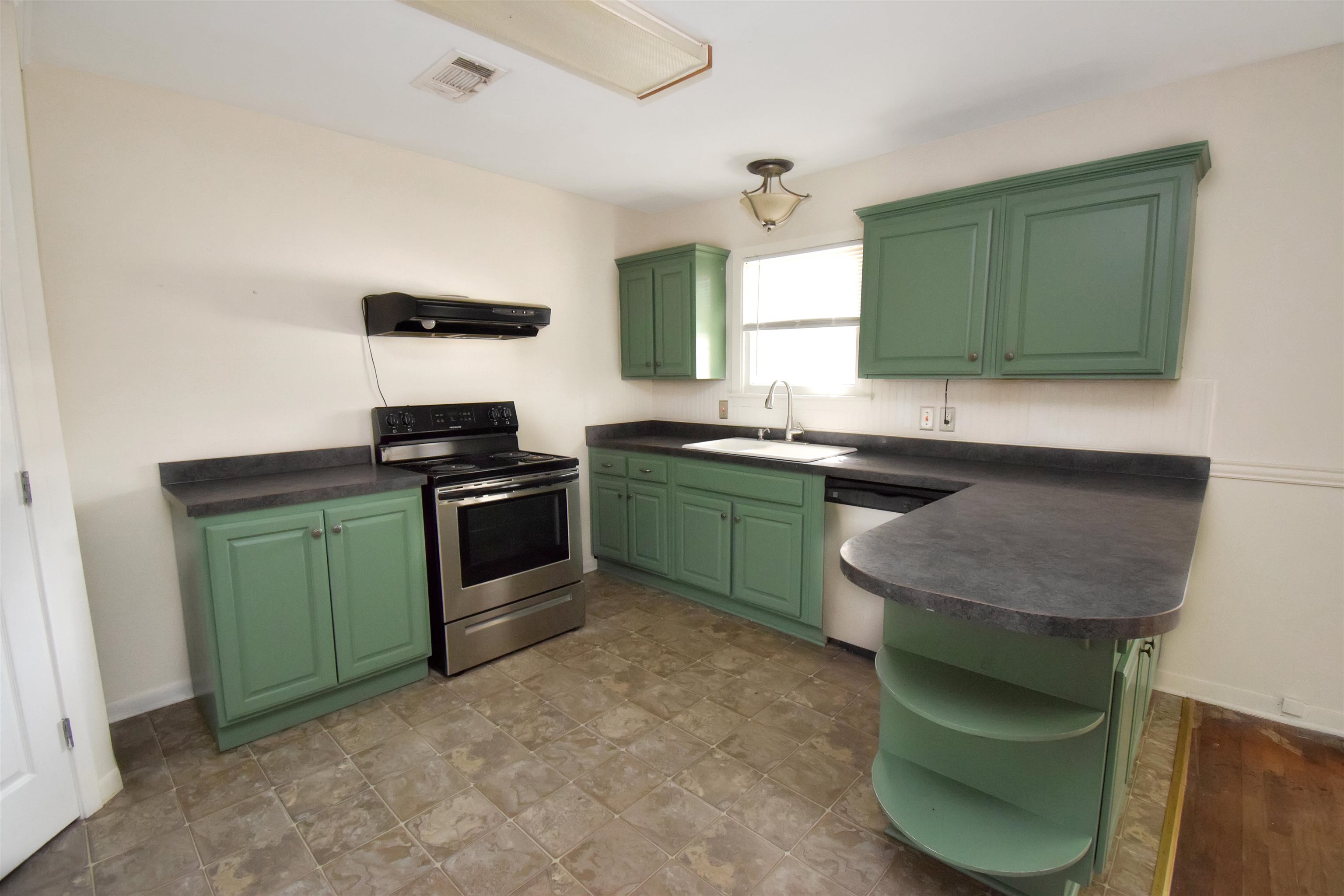 680 South 3rd Street Silsbee, TX 77656 - Photo 10 of 14