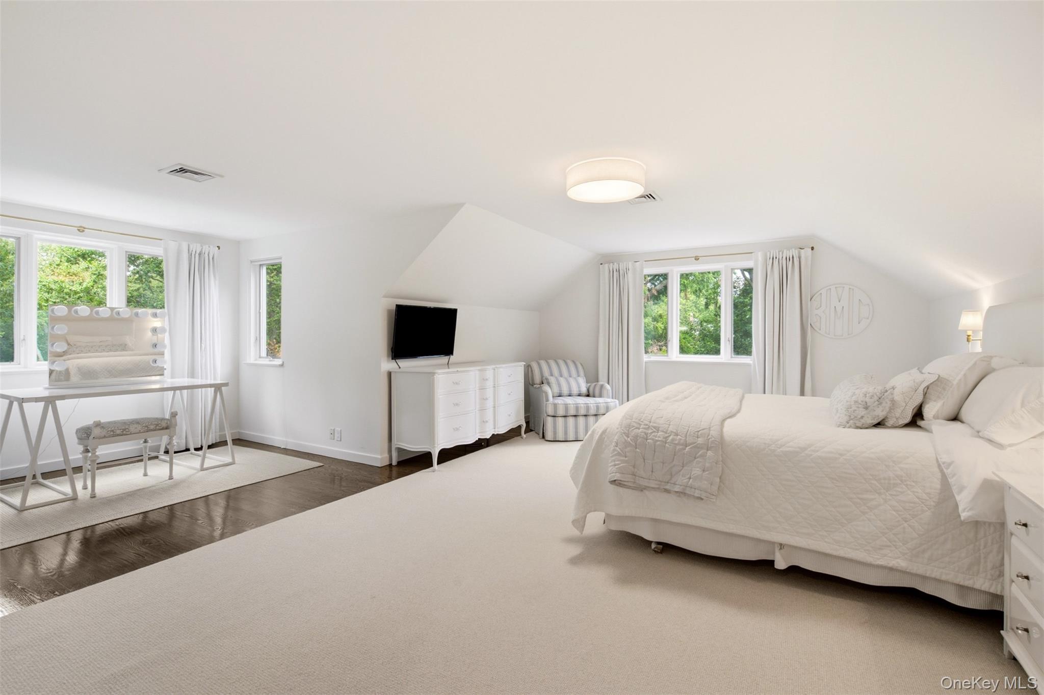 86 White Hill Road Cold Spring Harbor, NY 11724 - Photo 27 of 36