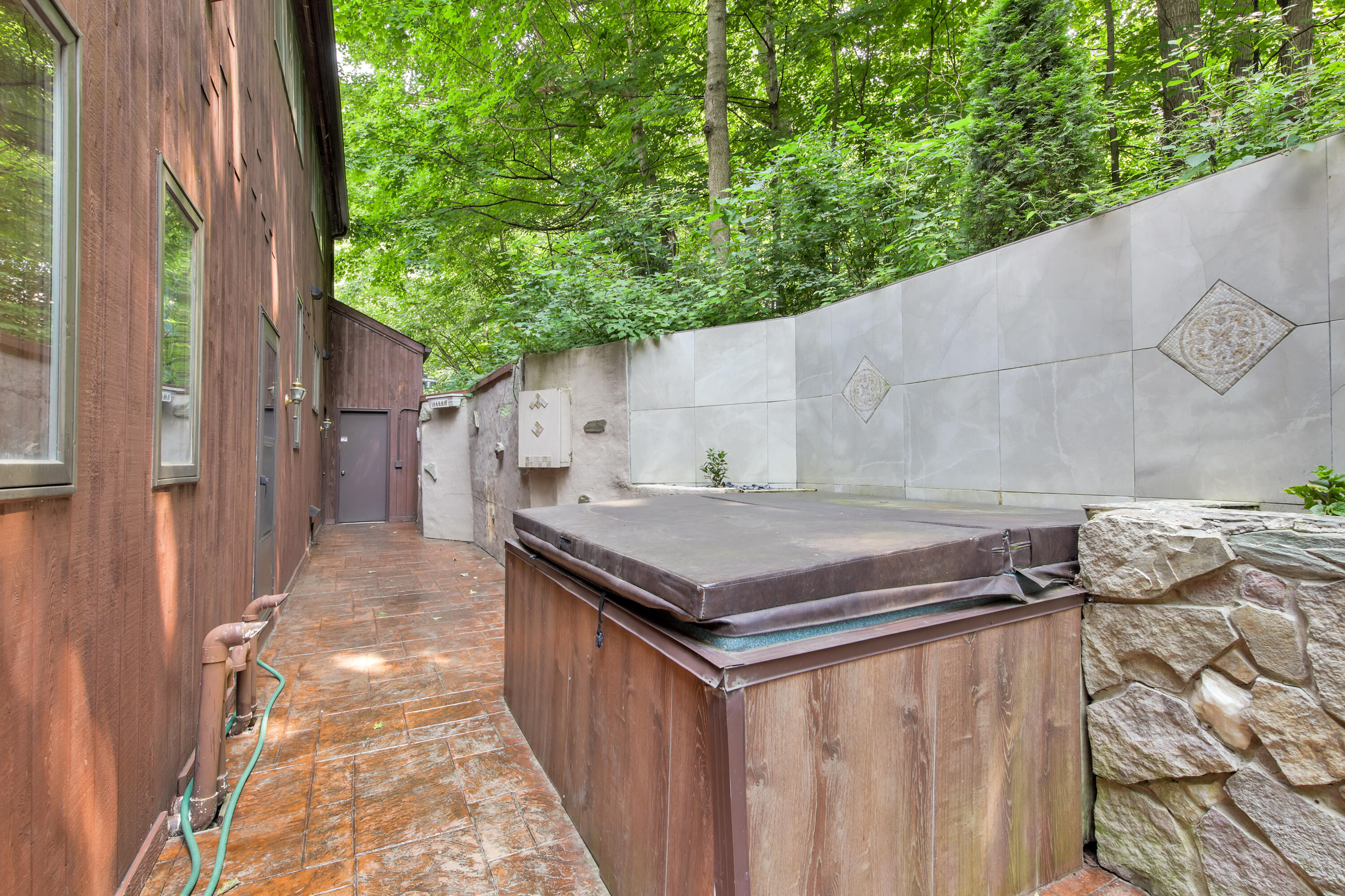 16645 Tanglewood Drive Brookfield, WI 53005 - Photo 40 of 40 16645 Tanglewood Dr-43