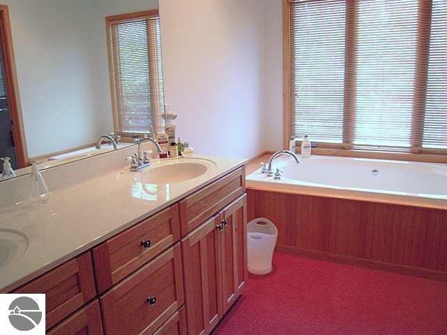 940 South Ridgeview Trail Suttons Bay, MI 49682 - Photo 10 of 15 1704418-9.JPG