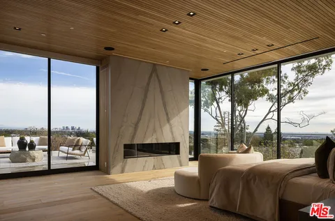 $21,995,000 | 1660 Casale Road, Pacific Palisades, CA 90272