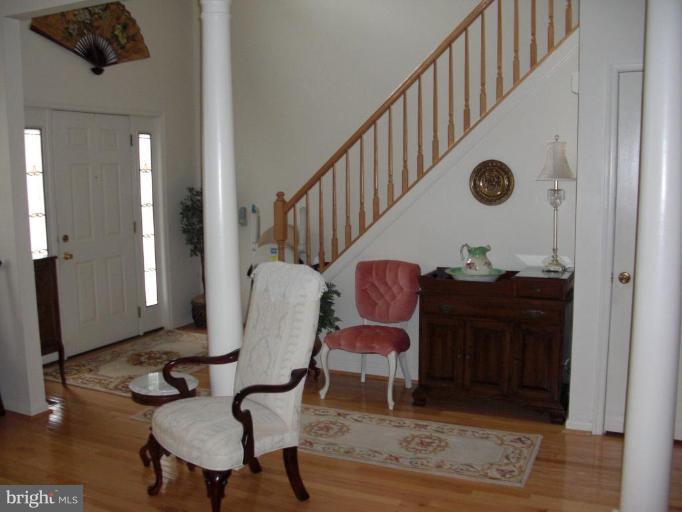 25 Broadbridge Road Rosedale, MD 21237 - Photo 9 of 26 Entrance / Foyer