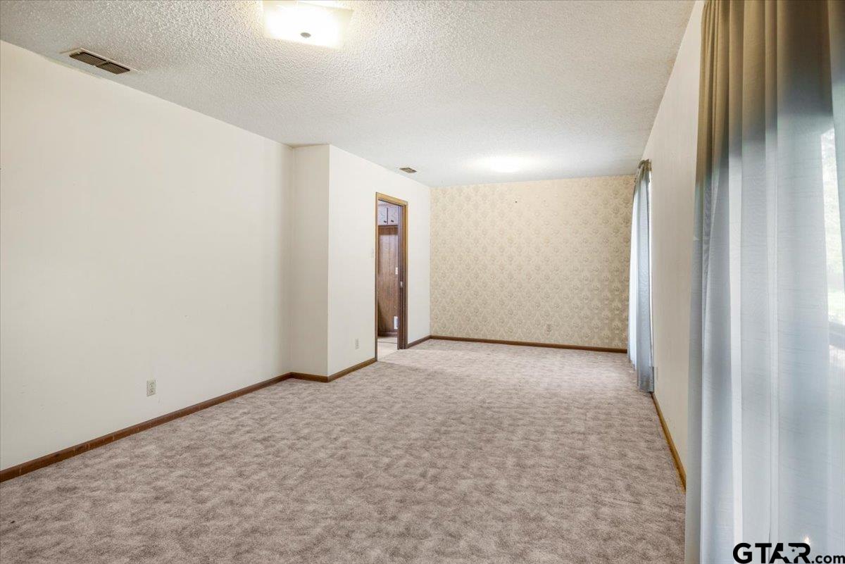 1302 Jeb Stuart Drive Tyler, TX 75703 - Photo 15 of 47