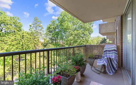 $215,000 | 2016 Naamans Road, Unit D2, Wilmington, DE 19810