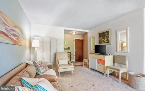 $215,000 | 2016 Naamans Road, Unit D2, Wilmington, DE 19810