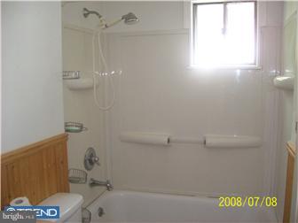 85 Falmouth Road Hamilton, NJ 08620 - Photo 7 of 10 Bathroom
