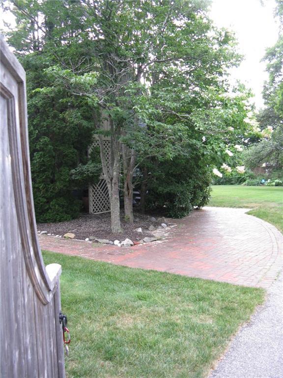 503 Ocean House Road Cape Elizabeth, ME 04107 - Photo 22 of 32 Walkway
