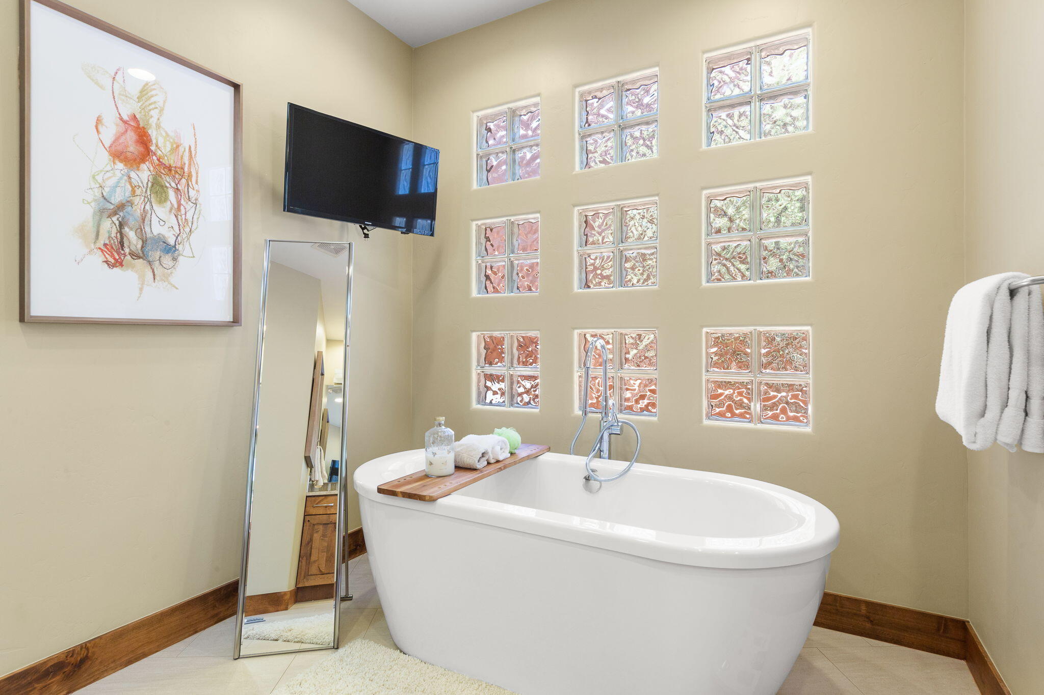 2410 Entrada Trail, Unit 3 St. George, UT 84770 - Photo 38 of 53 Primary Bathtub