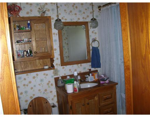 3221 State Road New Castle, PA 16105 - Photo 7 of 10 Other. Bathroom