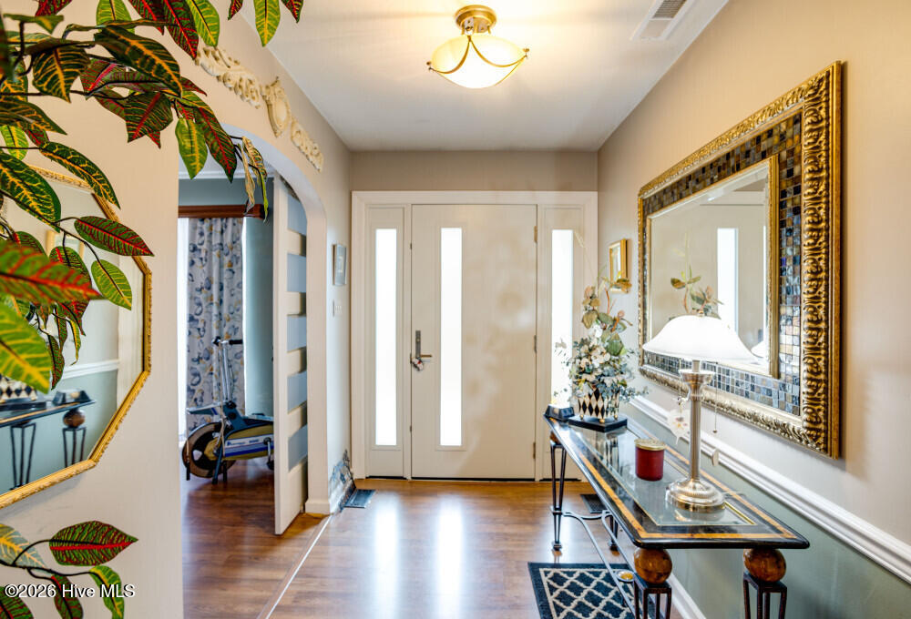 4108 Norman Road Trent Woods, NC 28562 - Photo 5 of 40 image-IMG_2588HDR1762188026