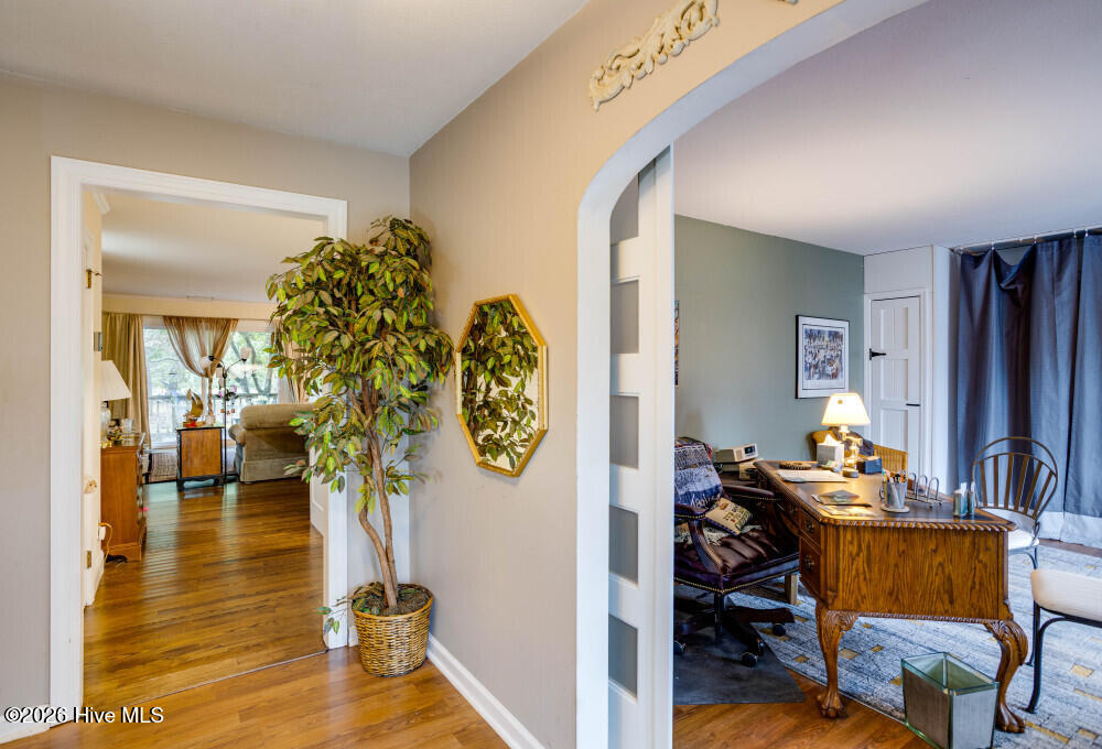 4108 Norman Road Trent Woods, NC 28562 - Photo 6 of 40 image-IMG_2594HDR1762188011