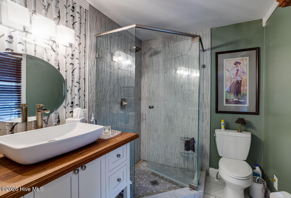 4108 Norman Road Trent Woods, NC 28562 - Photo 8 of 40 image-IMG_2524HDR1762188001