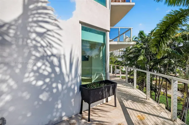 $550,000 | 6305 Indian Creek Drive, Unit 3F, Miami Beach, FL 33141