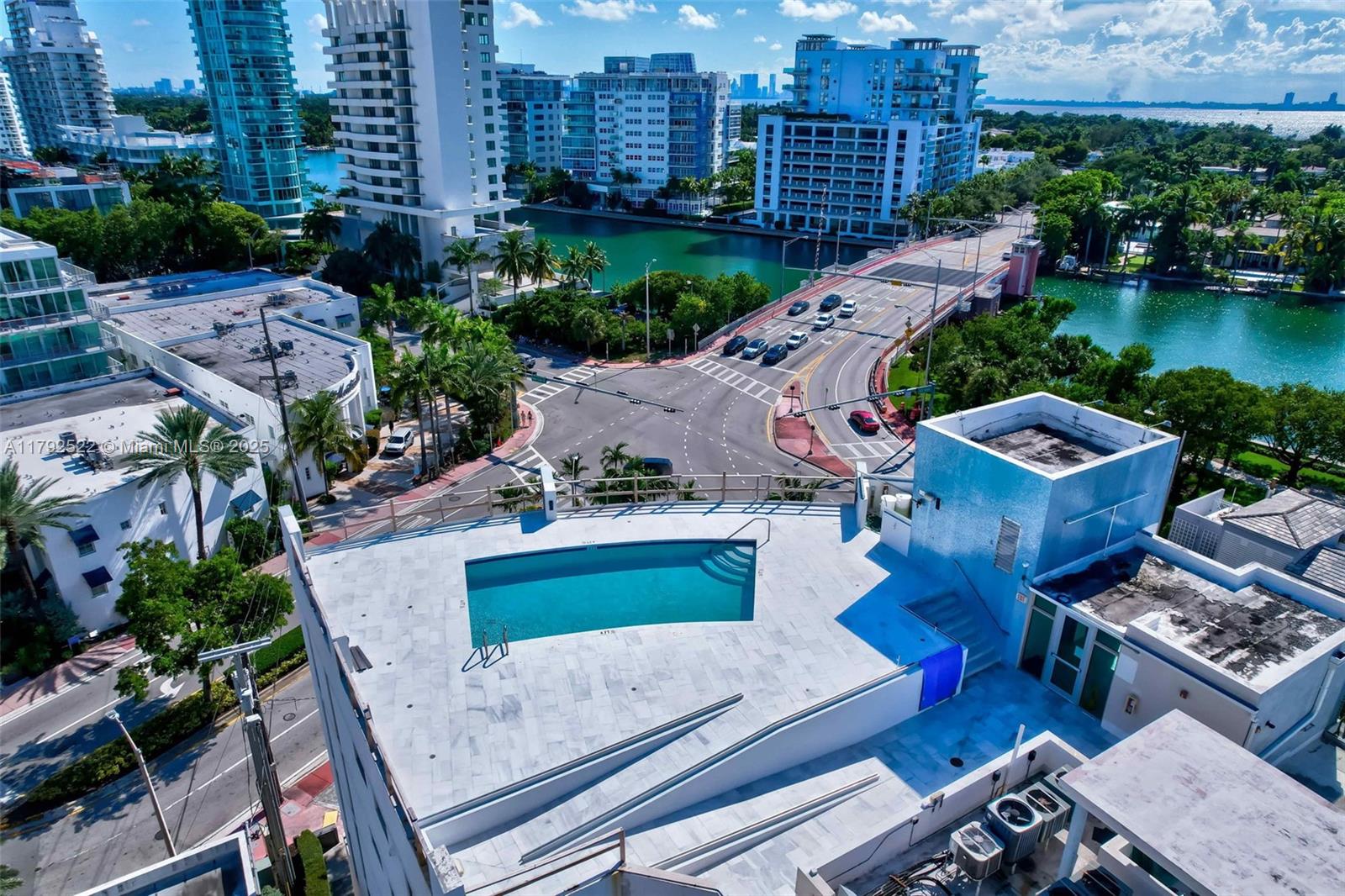 6305 Indian Creek Drive, Unit 3F Miami Beach, FL 33141 - Photo 59 of 60 a view of a terrace with sitting area