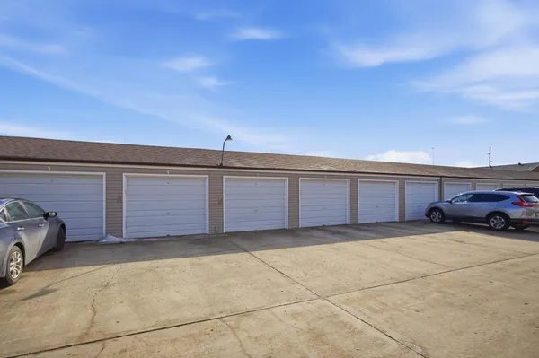 $130,000 | 2012 Park Boulevard South, Unit B4, Fargo, ND 58103