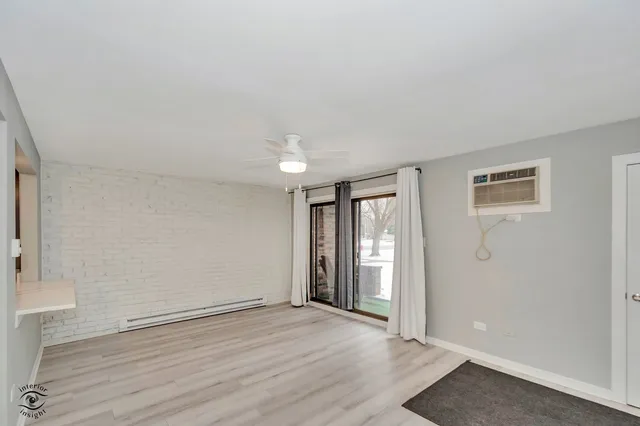 $1,900 | 7302 Blackstone Avenue, Unit 7, Justice, IL 60458