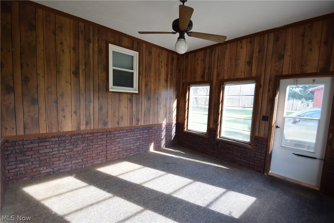 4665 Nettleton Road Medina, OH 44256 - Photo 13 of 22 Awesome 3 Season Enclosed Porch/Sunroom