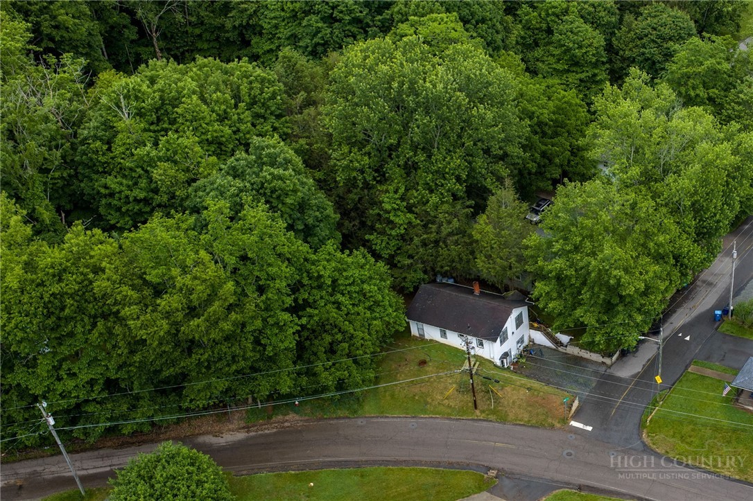 105 Summit Street Boone, NC 28607 - Photo 3 of 31