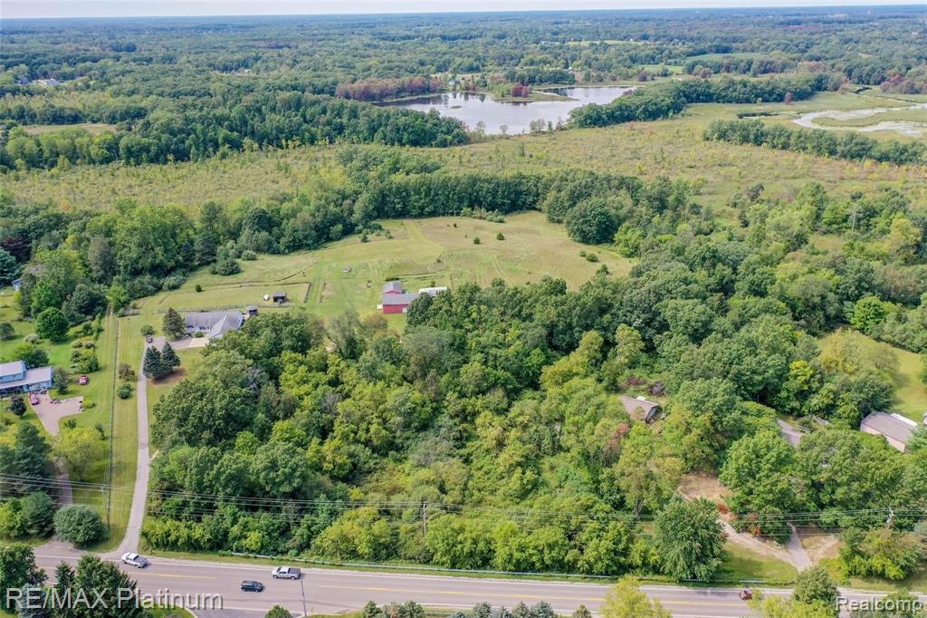 7498 Silver Lake Road Linden, MI 48451 - Photo 6 of 59