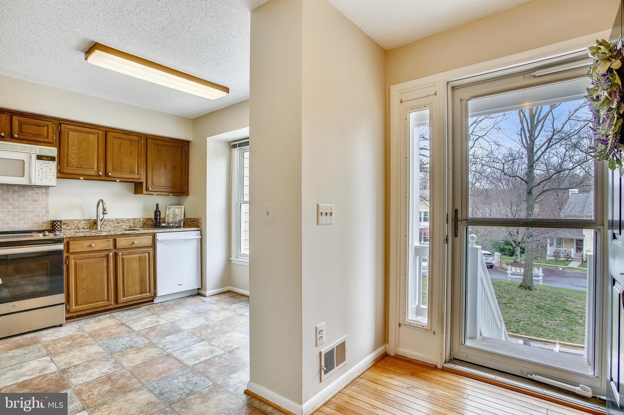 1404 Newport Spring Court Reston, VA 20194 - Photo 3 of 70 Bright Entrance into Main Level
