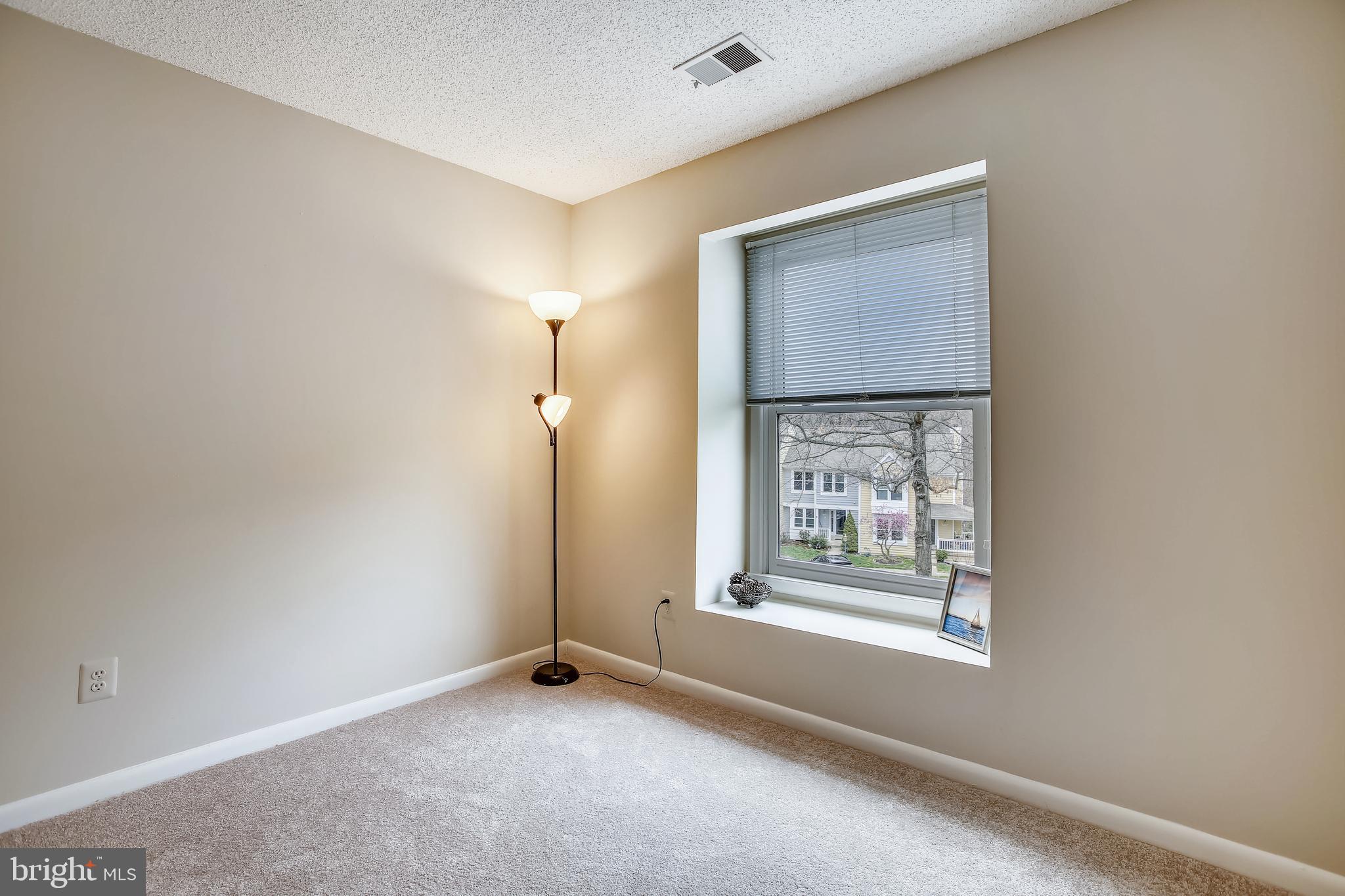 1404 Newport Spring Court Reston, VA 20194 - Photo 42 of 70 Bedroom #3 with Window Seat/Bench