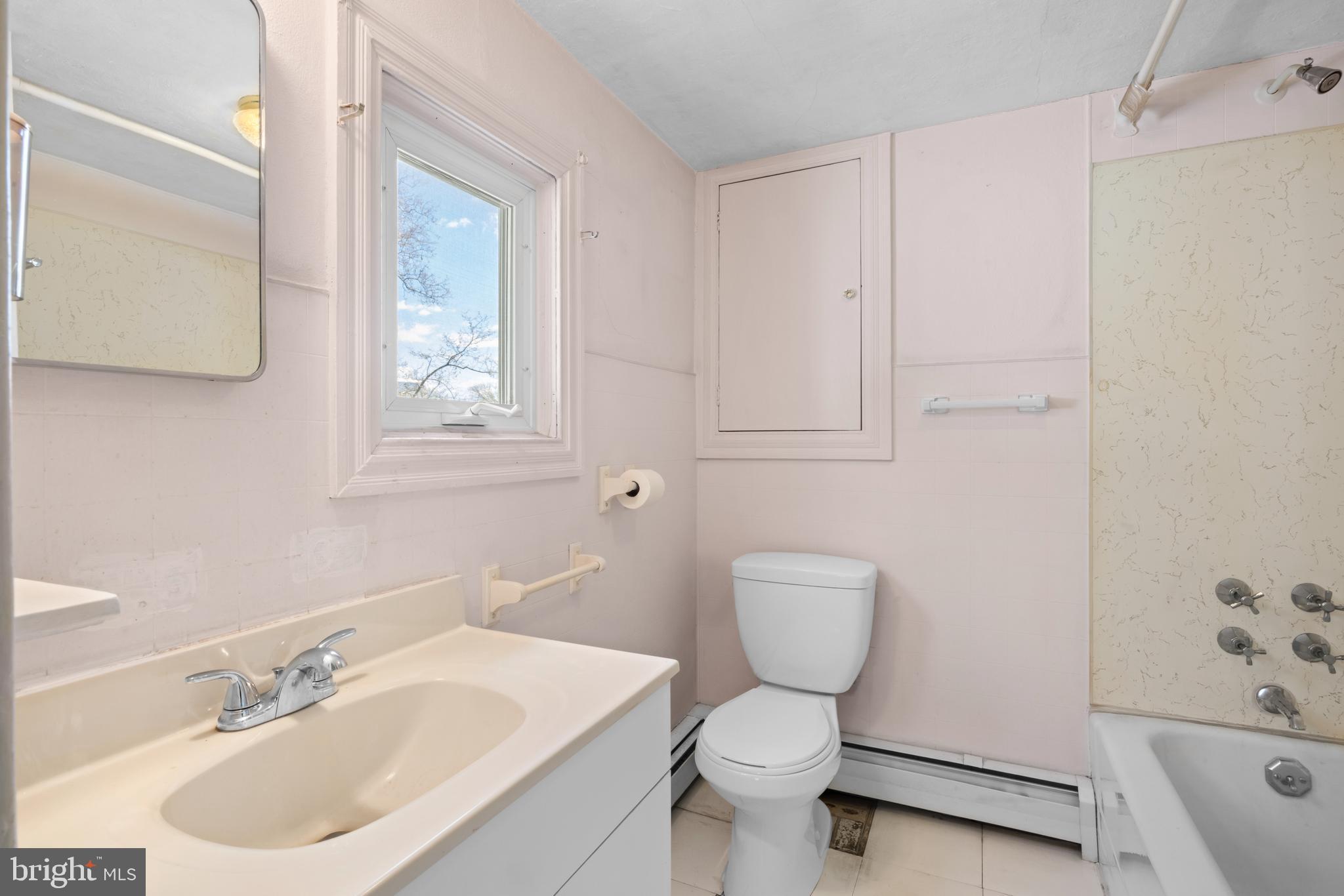 319 Crown Point Road West Deptford, NJ 08086 - Photo 14 of 17 full bath end floor