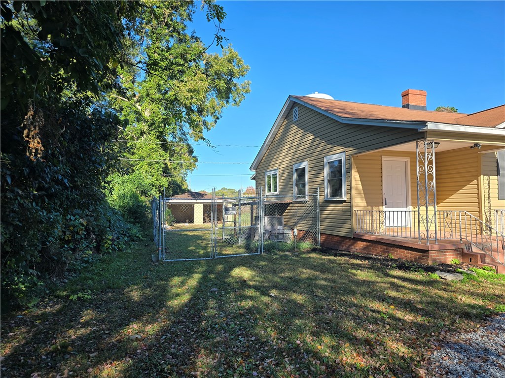 3016 South Main Street Anderson, SC 29624 - Photo 13 of 13 Left Side Front View