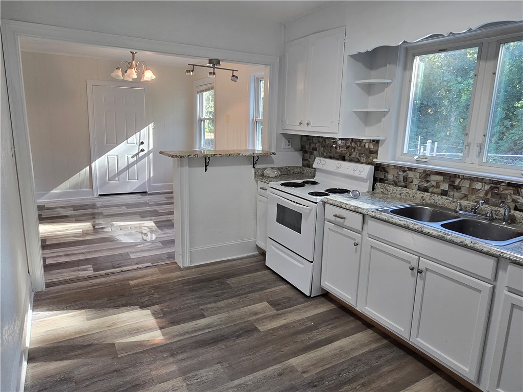 3016 South Main Street Anderson, SC 29624 - Photo 7 of 13 Kitchen Breakfast Nook View
