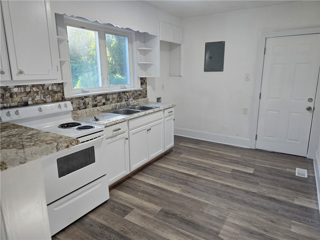 3016 South Main Street Anderson, SC 29624 - Photo 8 of 13 Kitchen